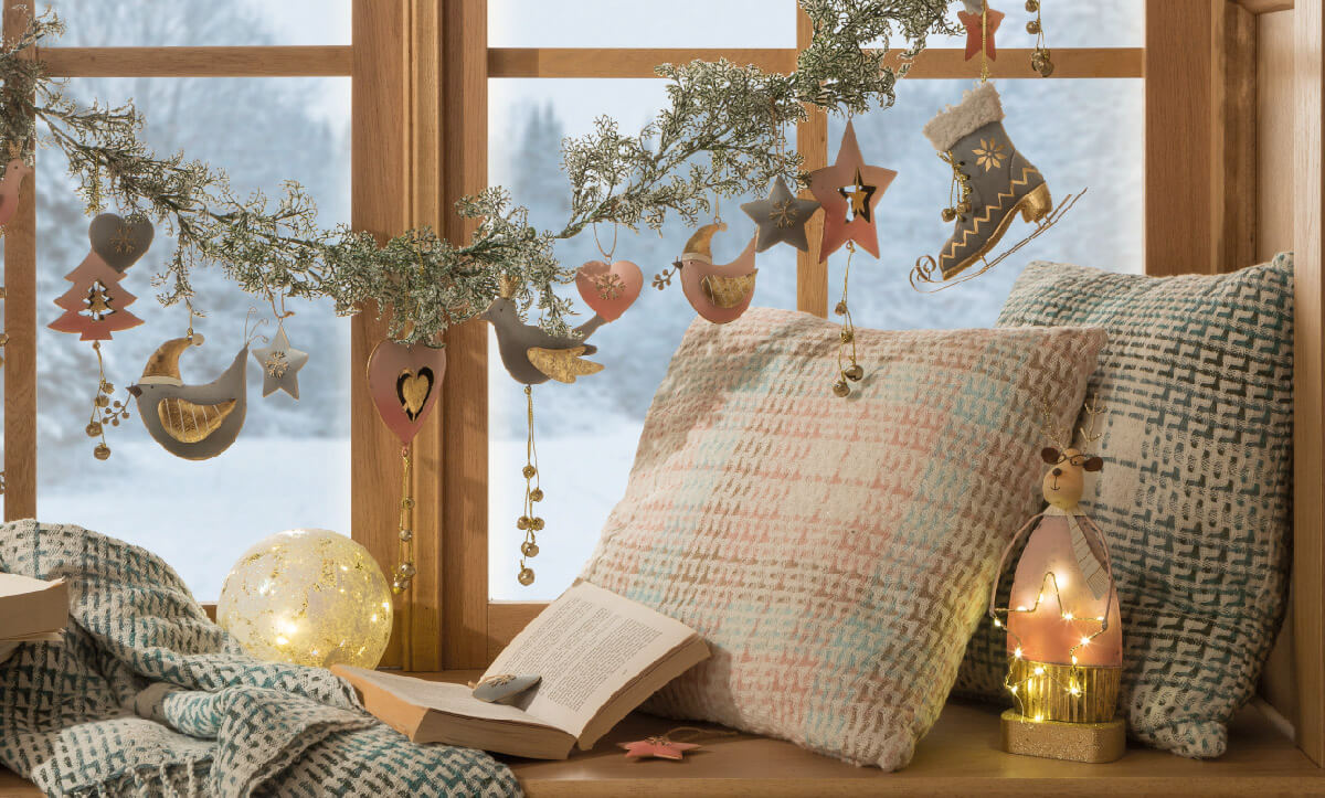 Christmas-window-decorations