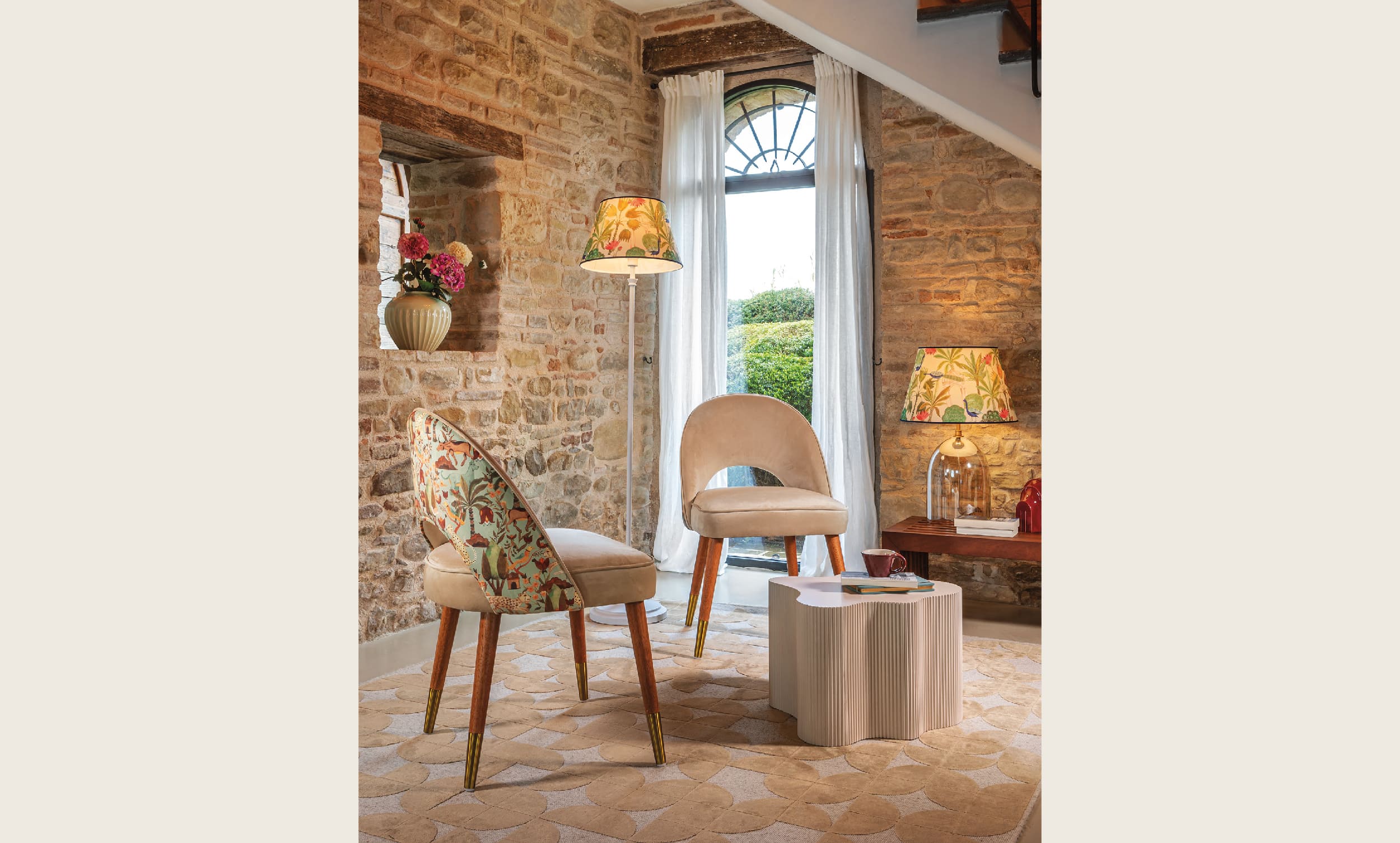 poltroncina-living-vicina-alla-finestra.jpg