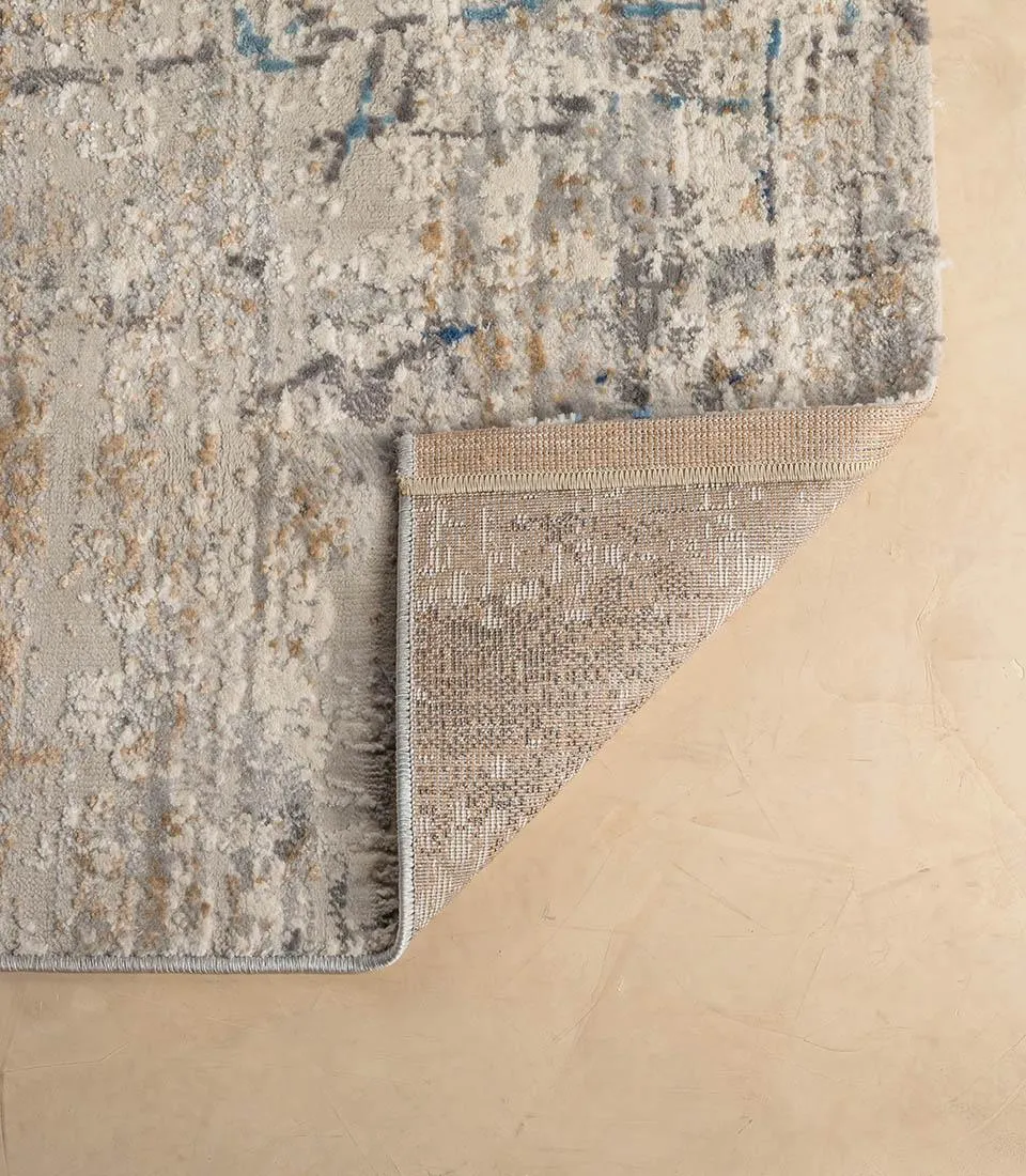 Carpet with embossed decoration