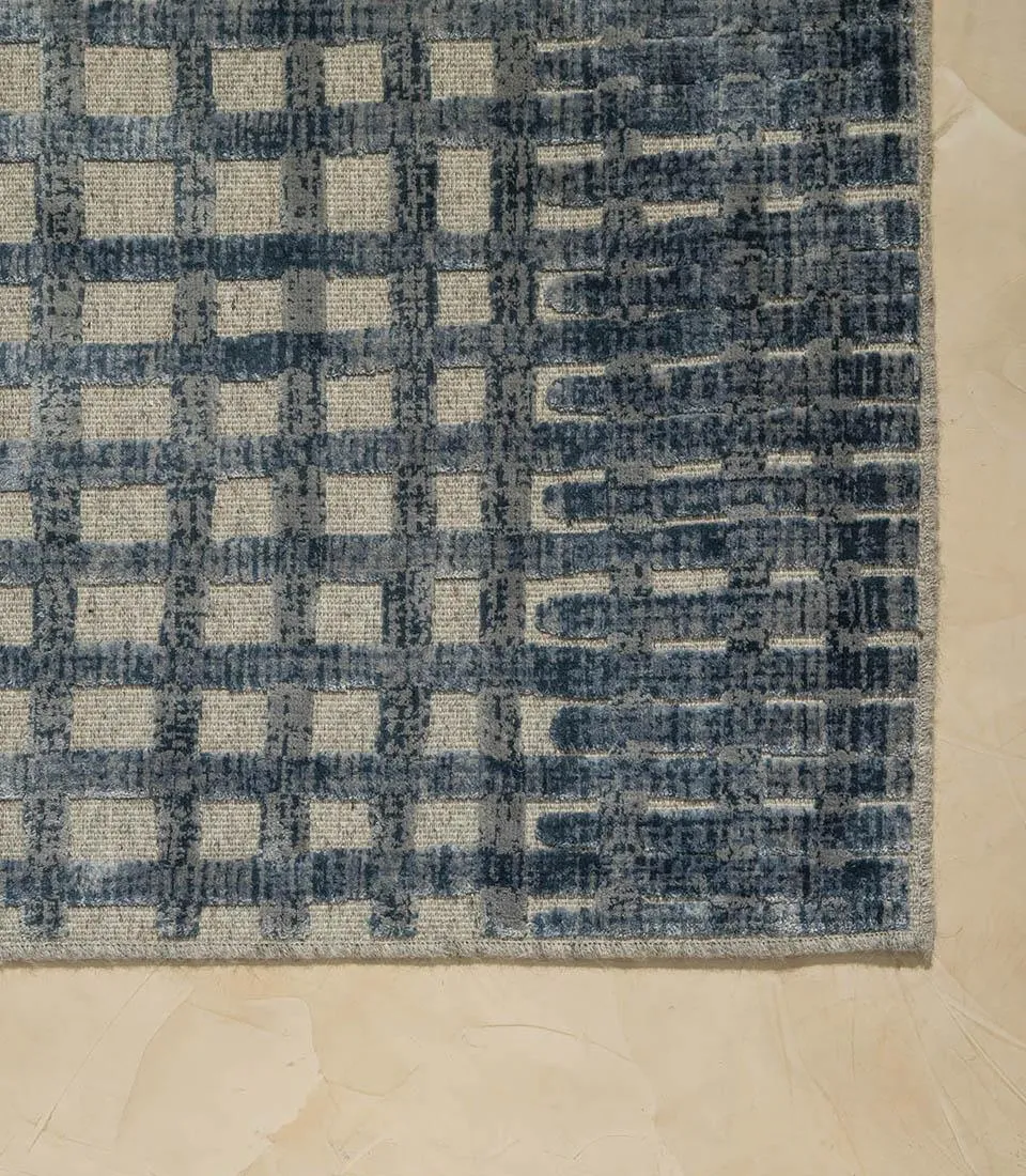 Tappeto con decoro a rilievo