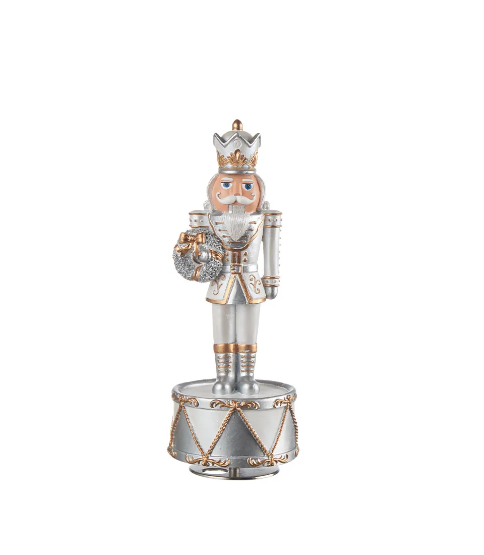 Music box soldier with wreath