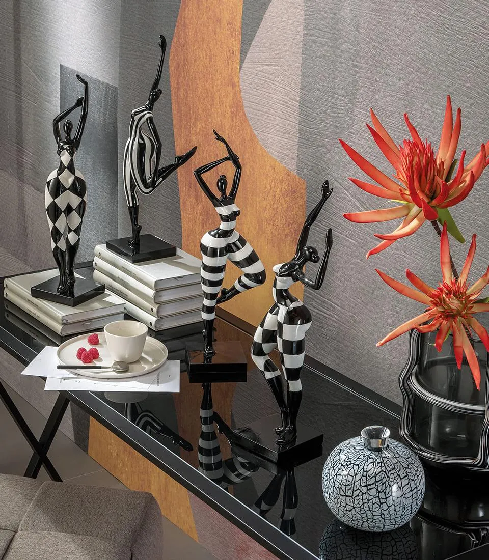 DECORATIVE SCULPTURE