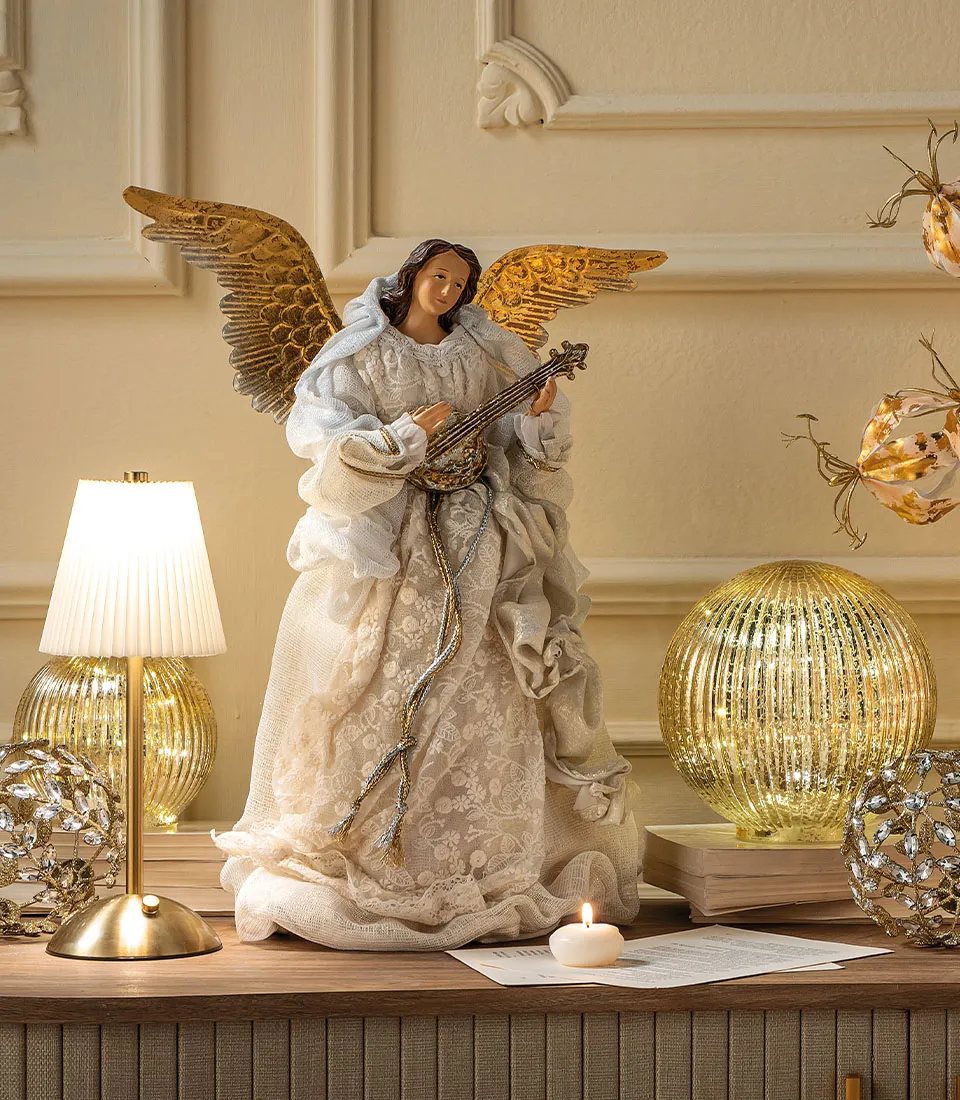 Angelo decorativo con liuto