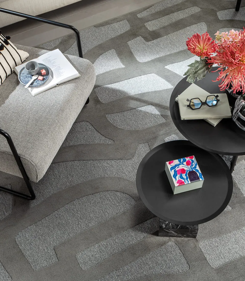 Carpet with embossed decoration