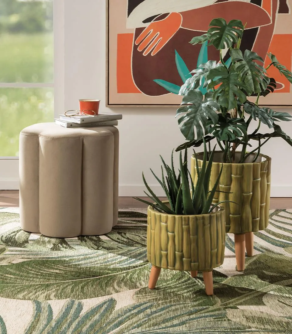 Carpet with embossed decoration