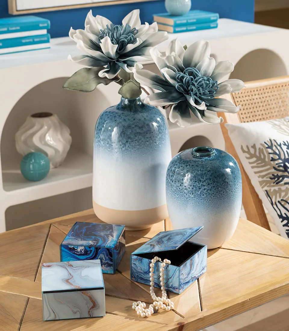 Short vase