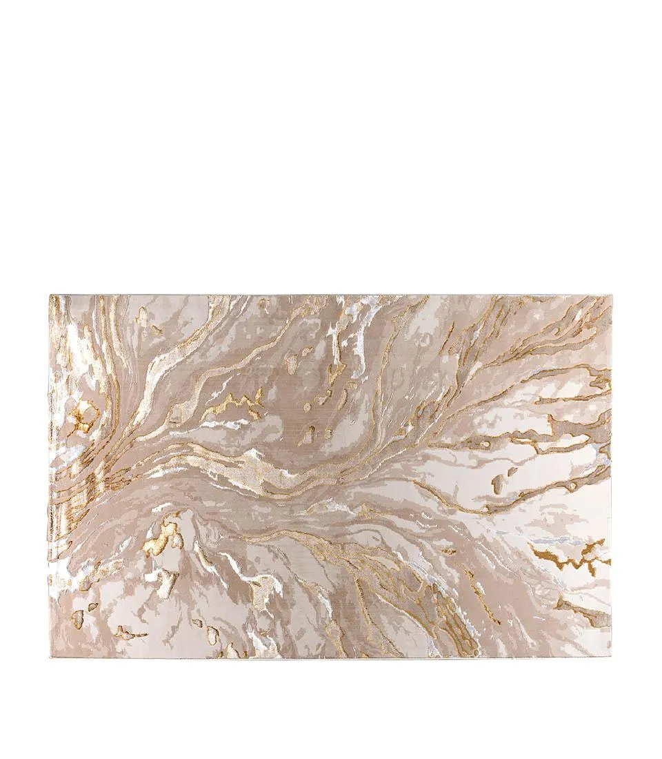 Carpet with embossed decoration