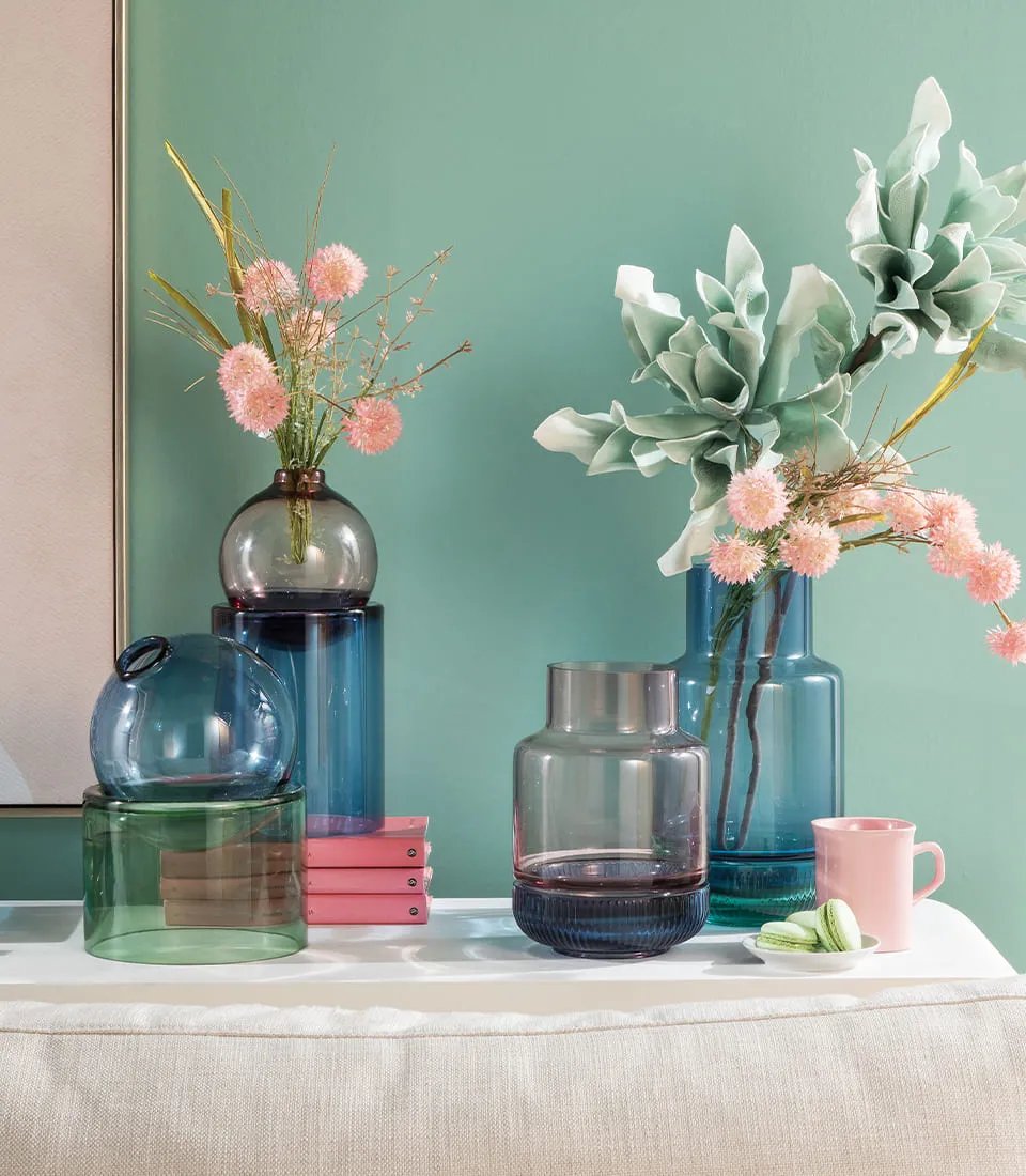 High sphere vase with base