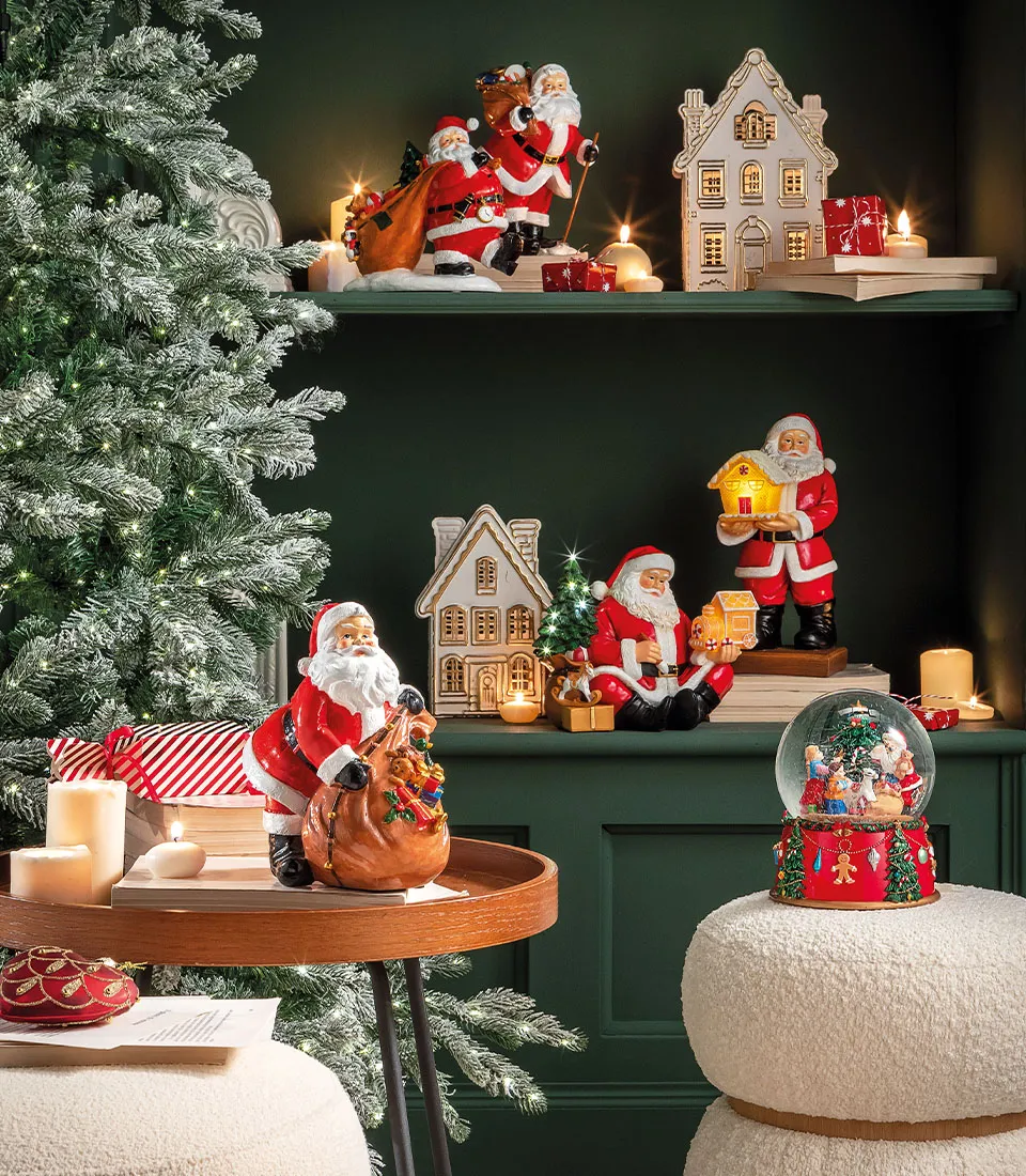SANTA CLAUS WITH HOUSE WITH LEDS